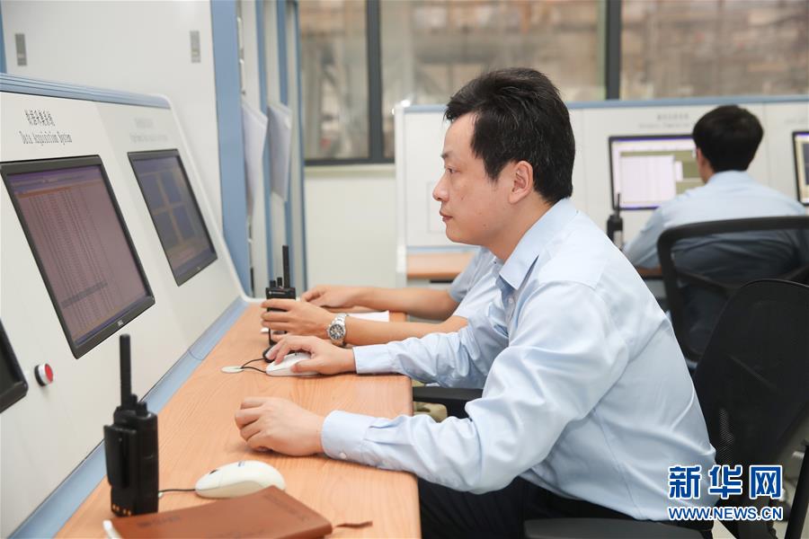 (新華全媒頭條·我們的節(jié)日·中秋·圖文互動)(8)明月寄相思 家國總關(guān)情——詩詞引出的中秋故事