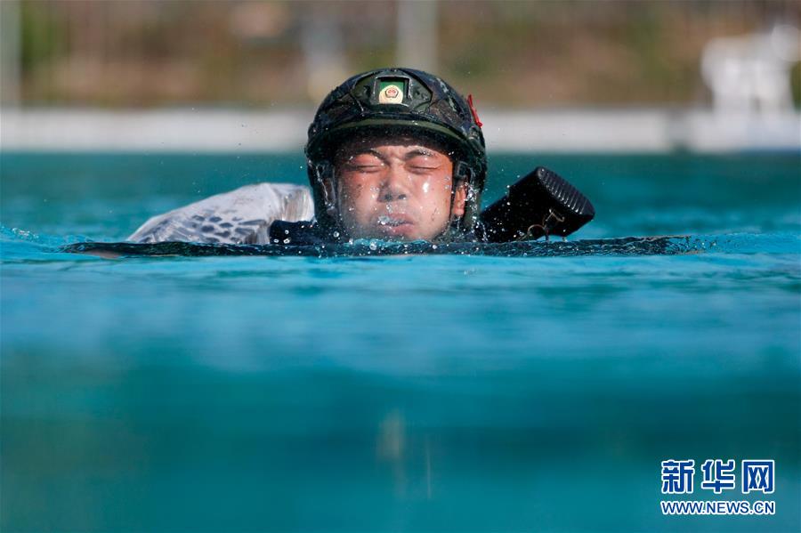 (圖文互動(dòng))(4)一切為了實(shí)戰(zhàn)——武警部隊(duì)“巔峰”特戰(zhàn)比武競賽現(xiàn)場見聞