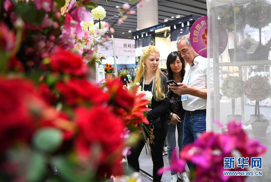 (新華全媒頭條·圖文互動(dòng))(2)揮寫中國(guó)與世界交融發(fā)展新畫卷——以習(xí)近平同志為核心的黨中央引領(lǐng)中國(guó)深層次全方位開(kāi)放紀(jì)實(shí)