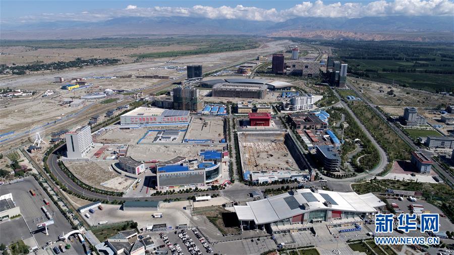 (新華全媒頭條·圖文互動(dòng))(5)揮寫中國(guó)與世界交融發(fā)展新畫卷——以習(xí)近平同志為核心的黨中央引領(lǐng)中國(guó)深層次全方位開(kāi)放紀(jì)實(shí)