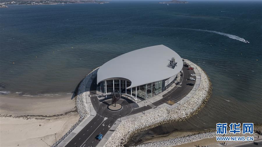 （新華全媒頭條&middot;圖文互動(dòng)）（2）特稿：深化周邊友好　共促亞太繁榮&mdash;&mdash;寫在習(xí)近平主席出席亞太經(jīng)合組織第二十六次領(lǐng)導(dǎo)人非正式會(huì)議，對巴布亞新幾內(nèi)亞、文萊和菲律賓進(jìn)行國事訪問并在巴新同建交太平洋島國領(lǐng)導(dǎo)人會(huì)晤之際