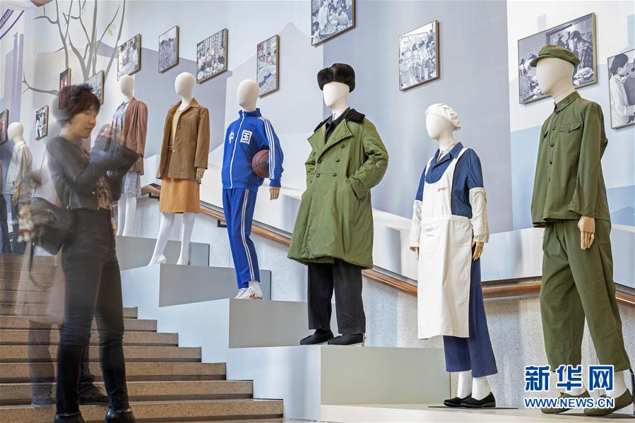 （社會(huì)）（4）&ldquo;偉大的變革&mdash;&mdash;慶祝改革開放40周年大型展覽&rdquo;觀者如云