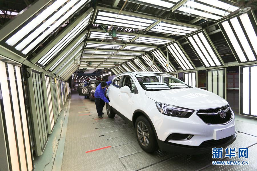 (百城百縣百企調(diào)研行·圖文互動(dòng))(3)“藍(lán)鯨1號(hào)”從這里駛出——山東煙臺(tái)崛起制造業(yè)高地