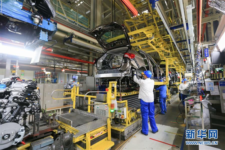 (百城百縣百企調(diào)研行·圖文互動(dòng))(4)“藍(lán)鯨1號(hào)”從這里駛出——山東煙臺(tái)崛起制造業(yè)高地