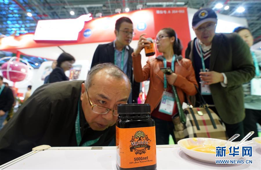 (在習近平新時代中國特色社會主義思想指引下·慶祝改革開放40周年·開放發(fā)展)(新華全媒頭條·圖文互動)(6)開放中國:大門越開越大 道路越走越寬