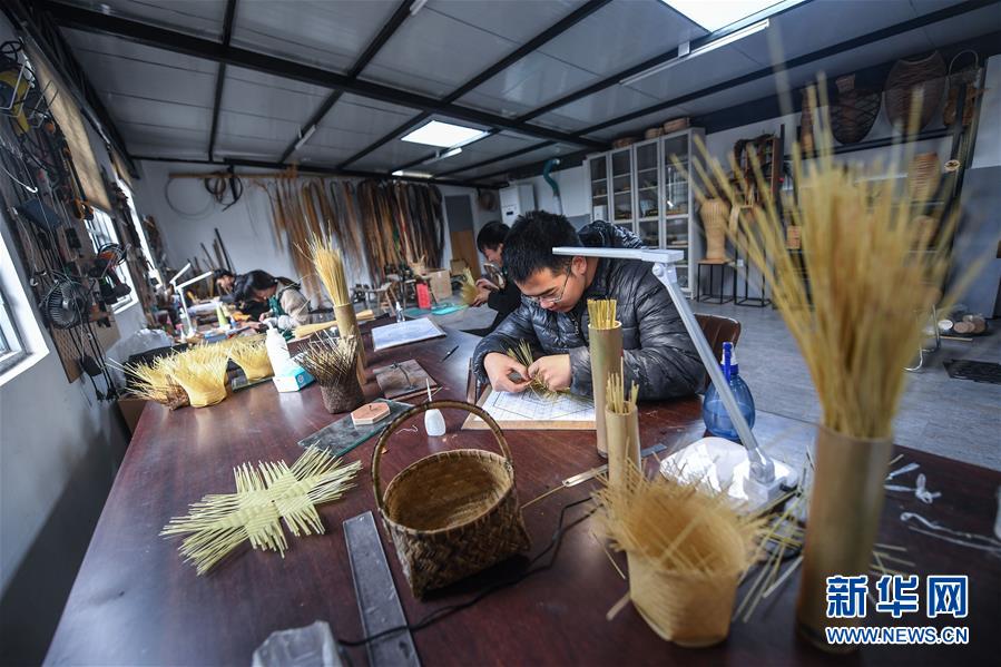 （慶祝改革開放40周年基層行&middot;鄉(xiāng)鎮(zhèn)篇&middot;圖文互動）（4）烏鎮(zhèn)40年：根里的靜與脈中的動