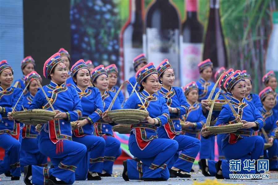 (輝煌60年·壯美新廣西·圖文互動)(9)和睦相處一家親 攜手并進謀發(fā)展——廣西民族團結(jié)發(fā)展觀察