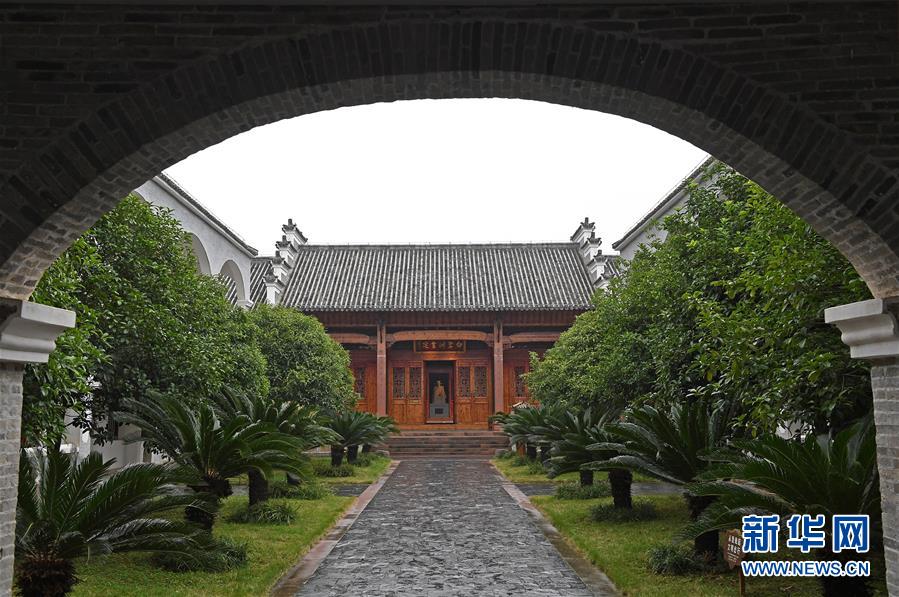 (慶祝改革開(kāi)放40周年基層行·學(xué)校篇·圖文互動(dòng))(6)白鷺洲中學(xué)40年:書(shū)院教育的時(shí)代探索