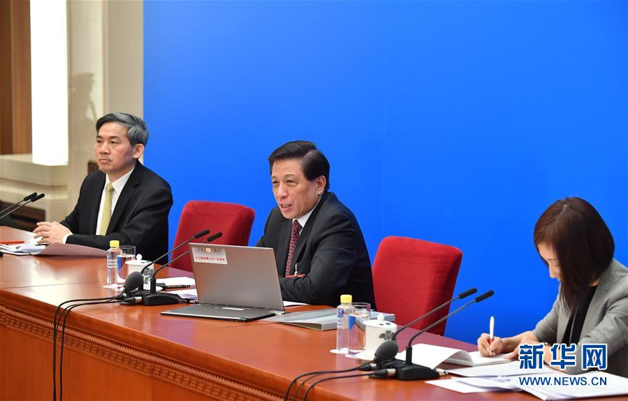 （兩會(huì)）（5）十三屆全國(guó)人大一次會(huì)議舉行新聞發(fā)布會(huì) 