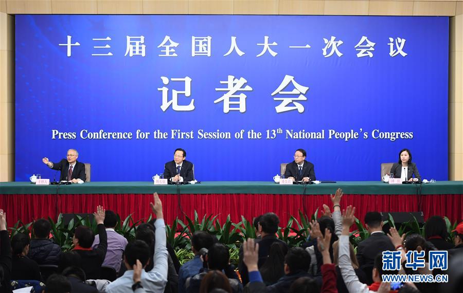 （兩會）（3）農(nóng)業(yè)部部長韓長賦等就&ldquo;實(shí)施鄉(xiāng)村振興戰(zhàn)略 推動(dòng)農(nóng)業(yè)轉(zhuǎn)型升級&rdquo;答記者問