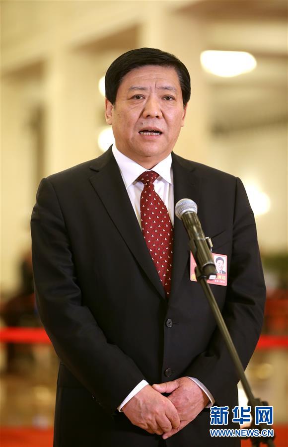 （兩會(huì)&middot;XHDW）（2）全國人大代表接受采訪