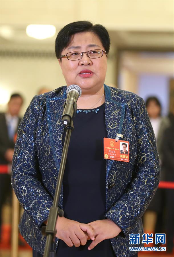 （兩會(huì)&middot;XHDW）（7）全國(guó)人大代表接受采訪