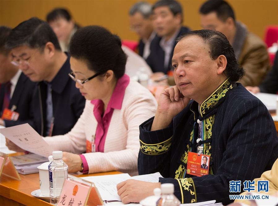 （兩會(huì)&middot;基層代表履職故事）（3）全國(guó)人大代表龍獻(xiàn)文：幸福都是奮斗出來的!