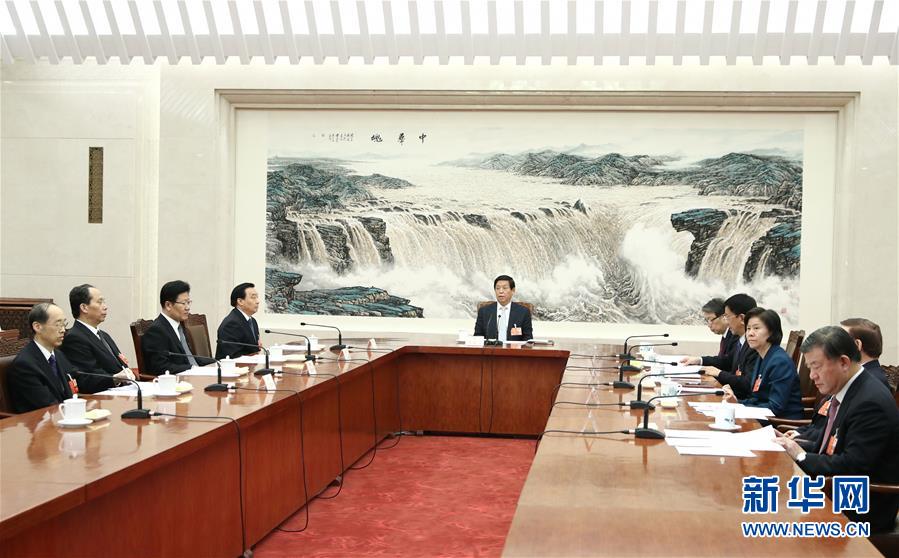 (兩會(huì))十三屆全國(guó)人大一次會(huì)議主席團(tuán)常務(wù)主席第六次會(huì)議舉行 栗戰(zhàn)書主持