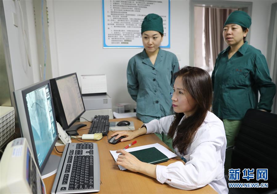 （兩會(huì)&middot;基層代表履職故事）（5）全國人大代表李潞：承載生命囑托 堅(jiān)守醫(yī)生職責(zé)