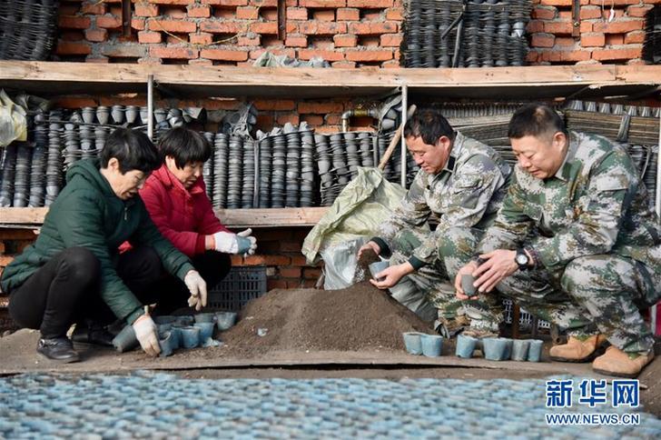 （走基層 聽民聲&middot;圖文互動(dòng)）（2）&ldquo;扶貧，更扶村&rdquo;&mdash;&mdash;黑龍江扶貧一線蹲點(diǎn)觀察