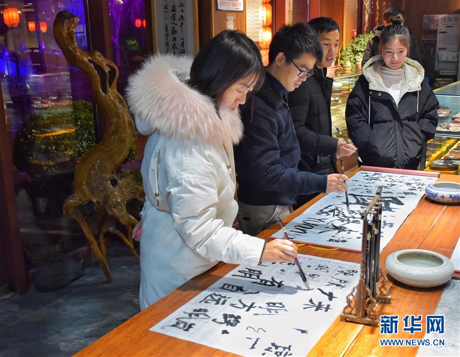 （在習(xí)近平新時(shí)代中國(guó)特色社會(huì)主義思想指引下&mdash;&mdash;新時(shí)代新作為新篇章&middot;圖文互動(dòng)）（1）水綠相間看古都 古今輝映洛陽城