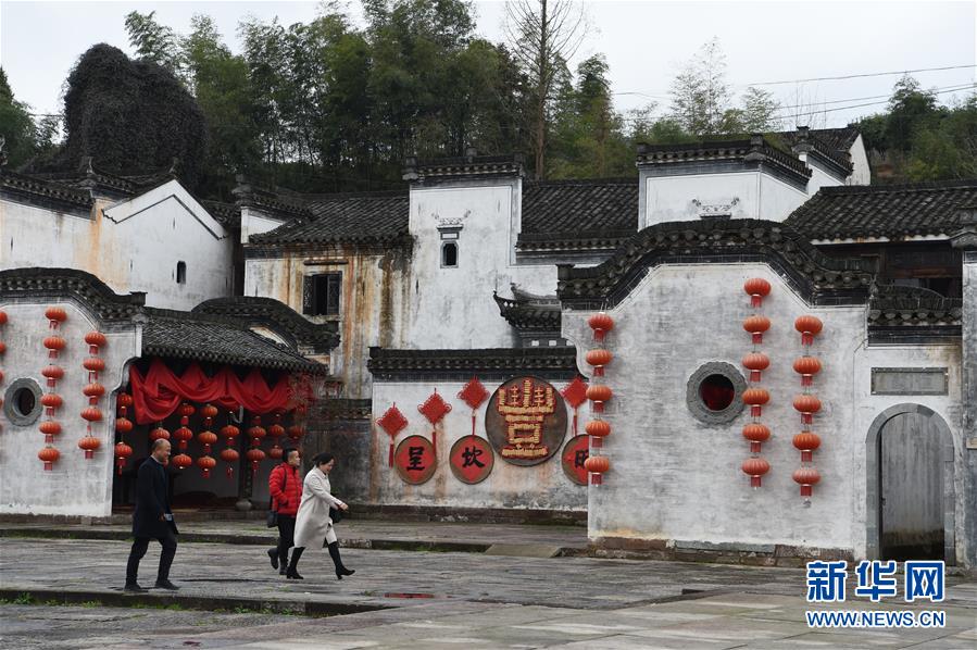 （在習(xí)近平新時(shí)代中國特色社會主義思想指引下&middot;將改革開放進(jìn)行到底&middot;強(qiáng)國之基）（新華全媒頭條&middot;圖文互動）（5）奮斗不停步 改革再出發(fā)&mdash;&mdash;&ldquo;四個(gè)自信&rdquo;筑牢強(qiáng)國之基