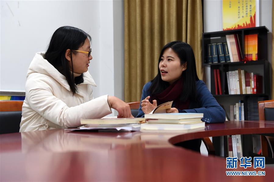 （在習(xí)近平新時(shí)代中國特色社會主義思想指引下&middot;將改革開放進(jìn)行到底&middot;強(qiáng)國之基）（新華全媒頭條&middot;圖文互動）（6）奮斗不停步 改革再出發(fā)&mdash;&mdash;&ldquo;四個(gè)自信&rdquo;筑牢強(qiáng)國之基