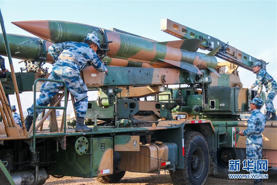 (新華全媒頭條·圖文互動)(4)向祖國報告:我在戰(zhàn)位守萬家團(tuán)圓——解放軍和武警部隊新春佳節(jié)備戰(zhàn)執(zhí)勤記事