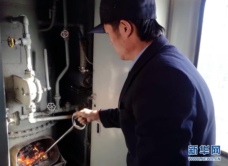 （新春走基層&middot;圖文互動）（3）變的是時間，不變的是溫情&mdash;&mdash;開往小興安嶺深處的幸福&ldquo;慢火車&rdquo;