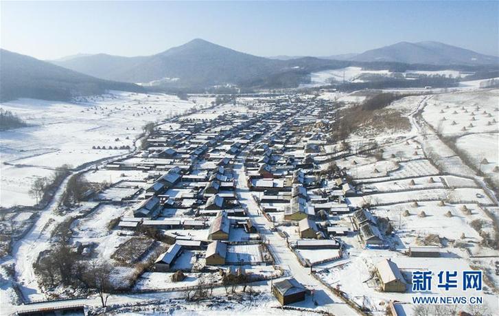 （在習(xí)近平新時(shí)代中國特色社會主義思想指引下&mdash;&mdash;新時(shí)代新作為新篇章&middot;圖文互動）（1）三年，從無名小屯到聲名遠(yuǎn)播&mdash;&mdash;這個(gè)&ldquo;雪鄉(xiāng)&rdquo;是如何做到的？