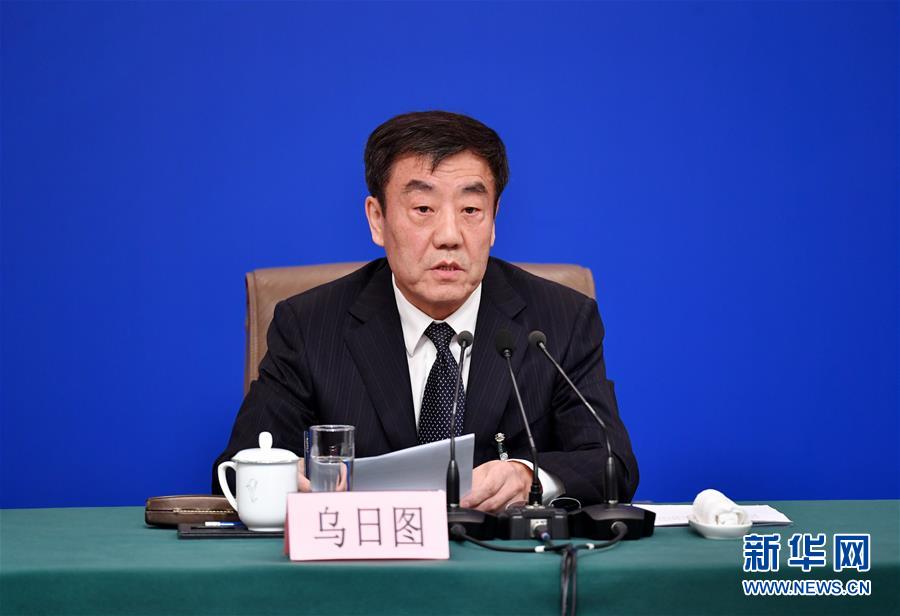 (兩會(huì)·XHDW)(9)全國人大相關(guān)負(fù)責(zé)人就“人大立法工作”答記者問