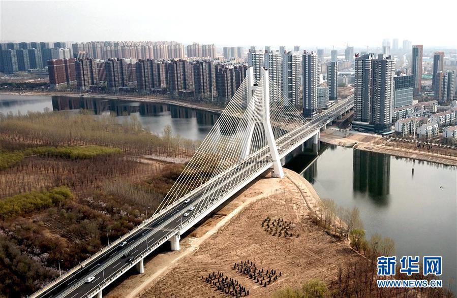 (在習(xí)近平新時(shí)代中國特色社會主義思想指引下——新時(shí)代新作為新篇章·圖文互動)(3)梗阻的“血脈”通了 彼此的心拉近了——京津冀“斷頭路”打通記