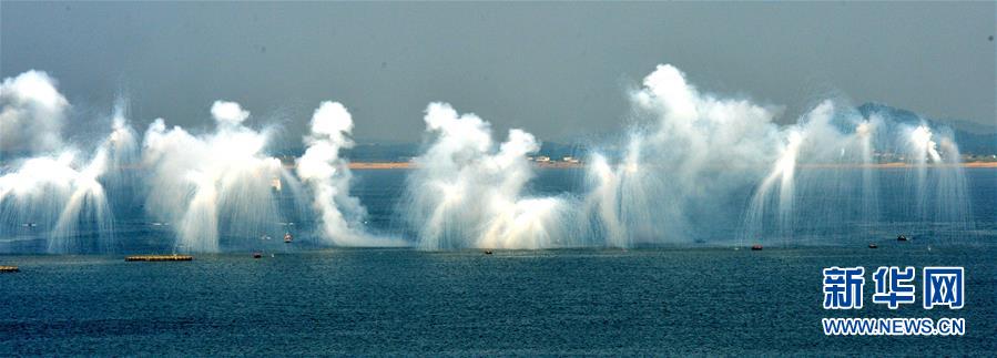 （新華全媒頭條&middot;人民海軍70年&middot;圖文互動）（10）向海圖強(qiáng)春潮涌&mdash;&mdash;黨中央、中央軍委和習(xí)主席關(guān)心人民海軍建設(shè)發(fā)展紀(jì)實(shí)
