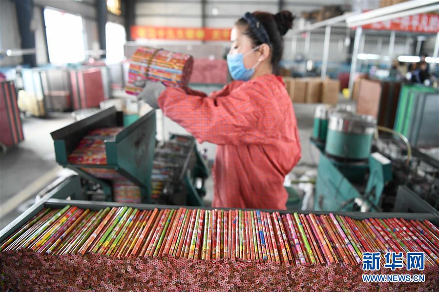 （壯麗70年&middot;奮斗新時(shí)代&middot;圖文互動）（11）&ldquo;光腚屯&rdquo;富了美了&mdash;&mdash;《暴風(fēng)驟雨》原型地黑龍江元寶村振興見聞 