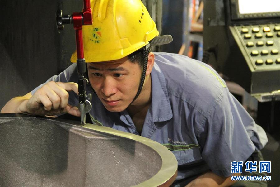 (新華全媒頭條·圖文互動(dòng))(2)讓奮斗成為人生最亮麗的底色——寫在2019年“五一”國際勞動(dòng)節(jié)到來之際