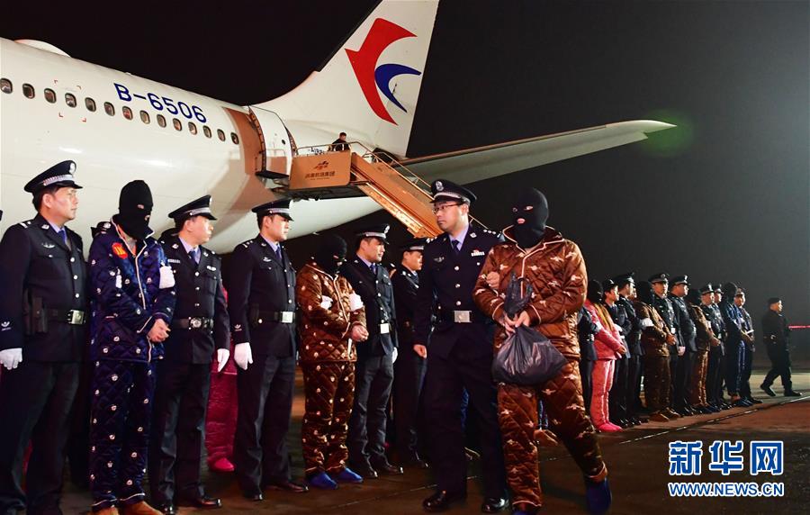 (新華全媒頭條·圖文互動(dòng))(6)擔(dān)負(fù)起護(hù)航新時(shí)代中國(guó)特色社會(huì)主義的崇高使命——黨的十八大以來(lái)公安工作述評(píng)