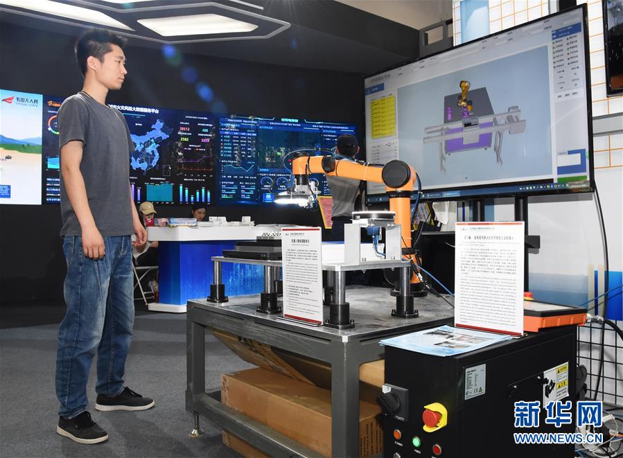 （在習近平新時代中國特色社會主義思想指引下&mdash;&mdash;新時代新作為新篇章&middot;圖文互動）（3）與中國服務貿(mào)易共成長&mdash;&mdash;&ldquo;多會合一&rdquo;京交會開啟中國服貿(mào)&ldquo;新大門&rdquo;