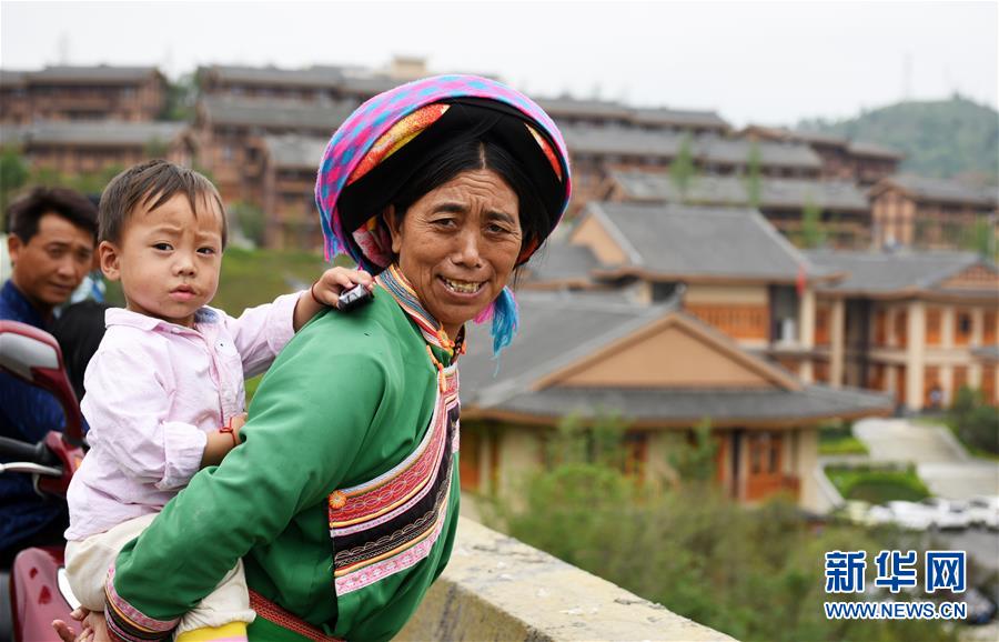 （壯麗70年&middot;奮斗新時(shí)代&middot;圖文互動(dòng)）（12）奮進(jìn)的阿妹戚托&mdash;&mdash;貴州三寶彝族鄉(xiāng)整鄉(xiāng)搬遷見聞