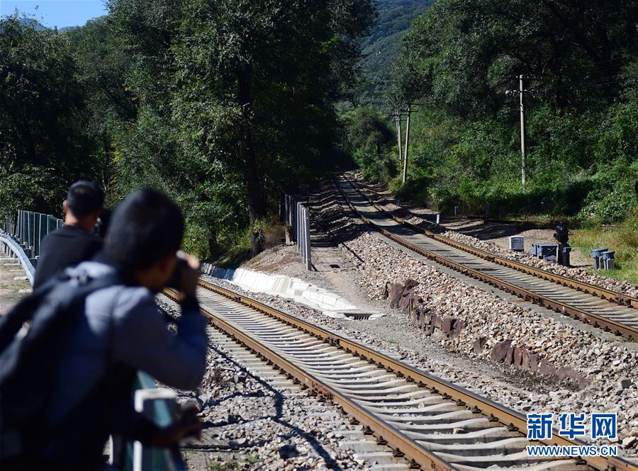 (新華全媒頭條·圖文互動(dòng))(9)百年“筑夢(mèng)”的榮光——寫(xiě)在京張高鐵全線(xiàn)軌道貫通之際