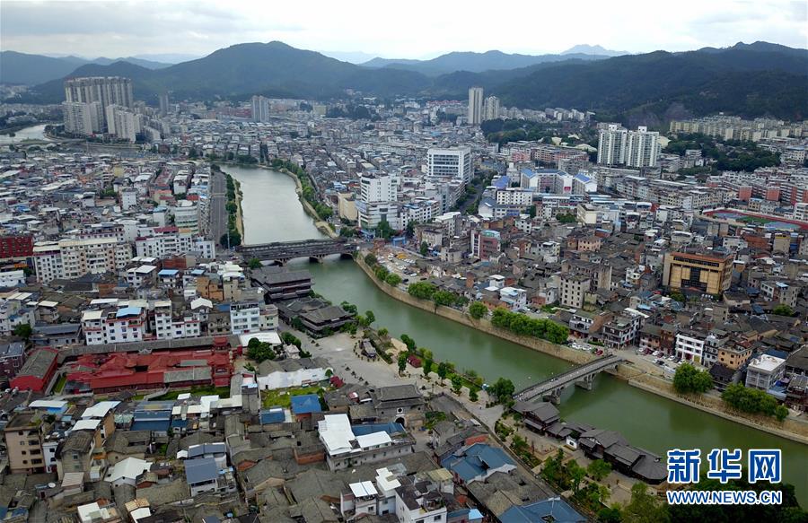 （新華全媒頭條&middot;不忘初心、牢記使命&mdash;&mdash;記者再走長(zhǎng)征路&middot;圖文互動(dòng)）（3）風(fēng)展紅旗如畫&mdash;&mdash;來自長(zhǎng)征出發(fā)地長(zhǎng)汀、寧化的紅色信仰報(bào)告 