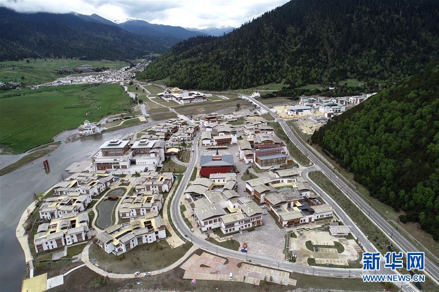 （壯麗70年&middot;奮斗新時代&middot;圖文互動）（1）駛向幸福的&ldquo;天路&rdquo;&mdash;&mdash;川藏公路藏區(qū)變遷