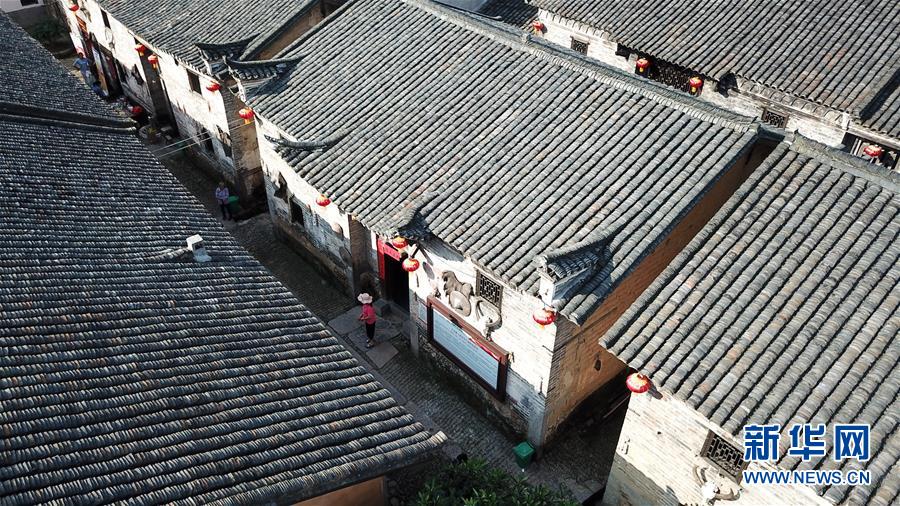 (壯麗70年·奮斗新時(shí)代——記者再走長(zhǎng)征路·圖文互動(dòng))(8)半條被子折射軍民魚(yú)水情