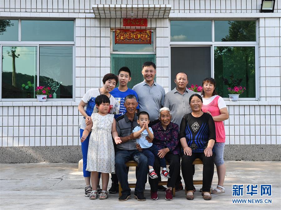 (新華全媒頭條·圖文互動)(4)心系北疆 情滿草原——習(xí)近平總書記考察內(nèi)蒙古回訪記