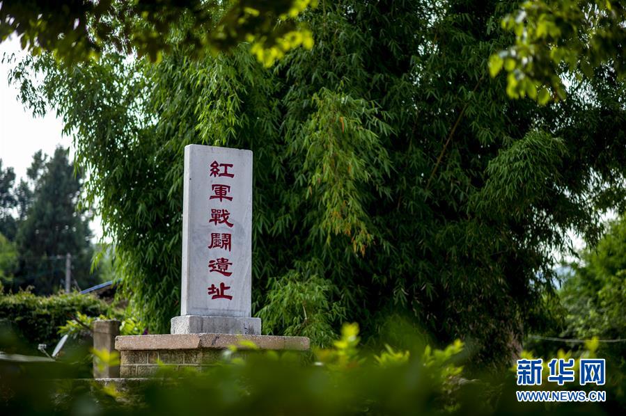 （壯麗70年&middot;奮斗新時(shí)代&mdash;&mdash;記者再走長(zhǎng)征路&middot;圖文互動(dòng)）（6）龍?jiān)?ldquo;獻(xiàn)&rdquo;圖： &ldquo;助力&rdquo;巧渡金沙江 