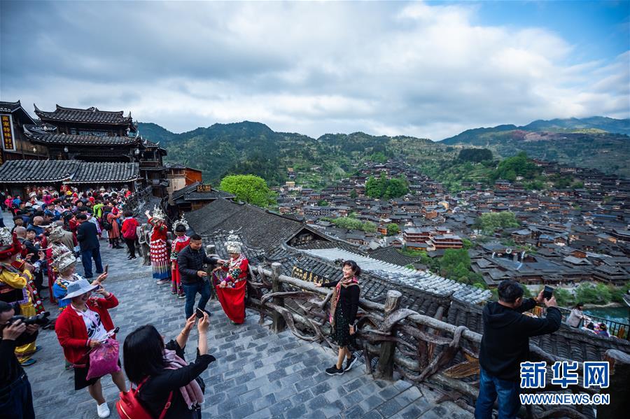 （壯麗70年&middot;奮斗新時(shí)代&mdash;&mdash;共和國發(fā)展成就巡禮&middot;圖文互動(dòng)）（9）多彩貴州闖新路