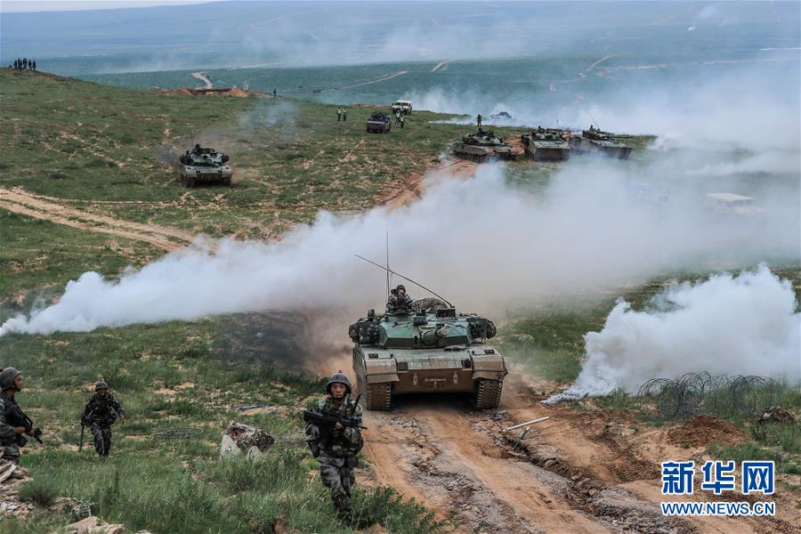 （新華全媒頭條&middot;圖文互動）（10）我們是一支不可戰(zhàn)勝的力量&mdash;&mdash;獻給中國人民解放軍建軍92周年