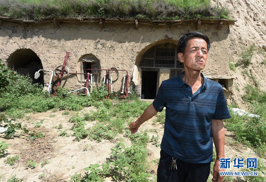 （新華全媒頭條&middot;壯麗70年&middot;奮斗新時(shí)代&mdash;&mdash;記者再走長(zhǎng)征路&middot;圖文互動(dòng)）（2）紅星，從這里照耀中國(guó)&mdash;&mdash;陜北見證中國(guó)革命的歷史轉(zhuǎn)折