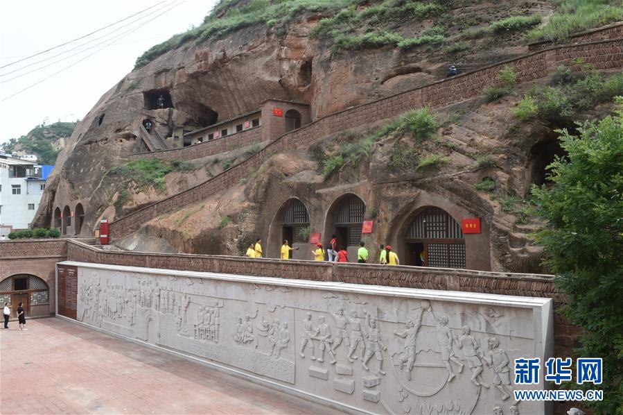 （新華全媒頭條&middot;壯麗70年&middot;奮斗新時(shí)代&mdash;&mdash;記者再走長(zhǎng)征路&middot;圖文互動(dòng)）（12）紅星，從這里照耀中國(guó)&mdash;&mdash;陜北見證中國(guó)革命的歷史轉(zhuǎn)折