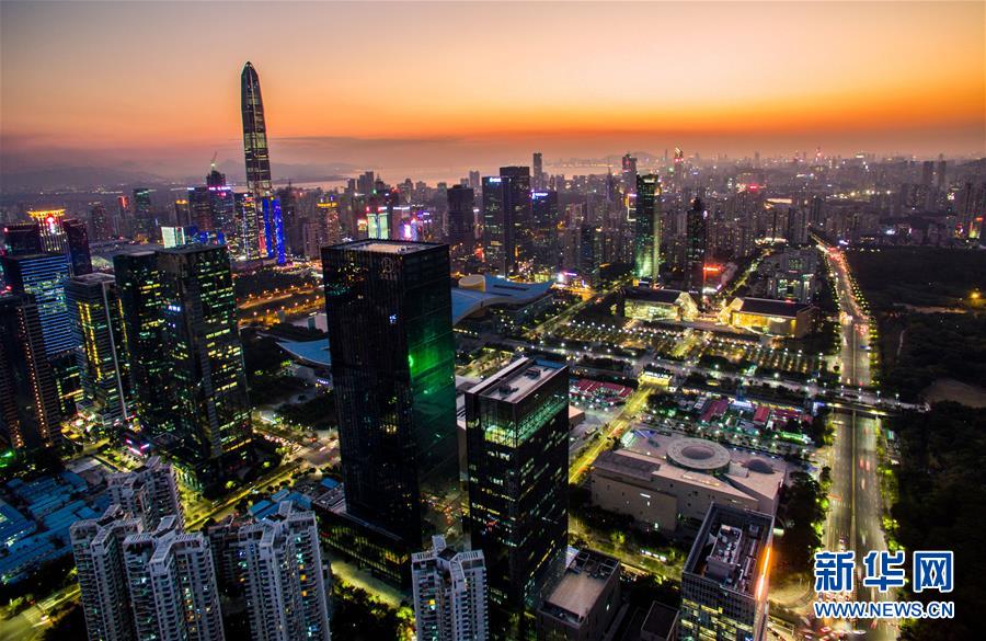 （壯麗70年&middot;奮斗新時(shí)代&mdash;&mdash;共和國(guó)發(fā)展成就巡禮&middot;圖文互動(dòng)）（2）南粵譜寫新篇章　敢為人先再出發(fā)&mdash;&mdash;廣東70年跨越式發(fā)展紀(jì)實(shí)