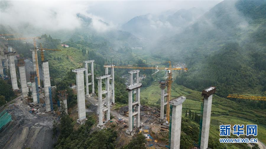 （壯麗70年&middot;奮斗新時代&mdash;&mdash;共和國發(fā)展成就巡禮）（8）人暢其行、貨暢其流&mdash;&mdash;共和國交通運輸業(yè)發(fā)展成就巡禮