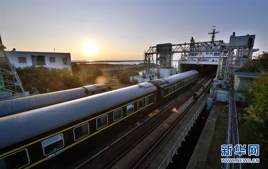 （壯麗70年&middot;奮斗新時代&mdash;&mdash;共和國發(fā)展成就巡禮）（11）人暢其行、貨暢其流&mdash;&mdash;共和國交通運輸業(yè)發(fā)展成就巡禮