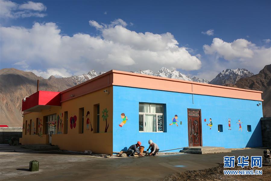 （決戰(zhàn)決勝脫貧攻堅(jiān)&middot;圖文互動(dòng)）（6）&ldquo;云端上的縣城&rdquo;脫貧記