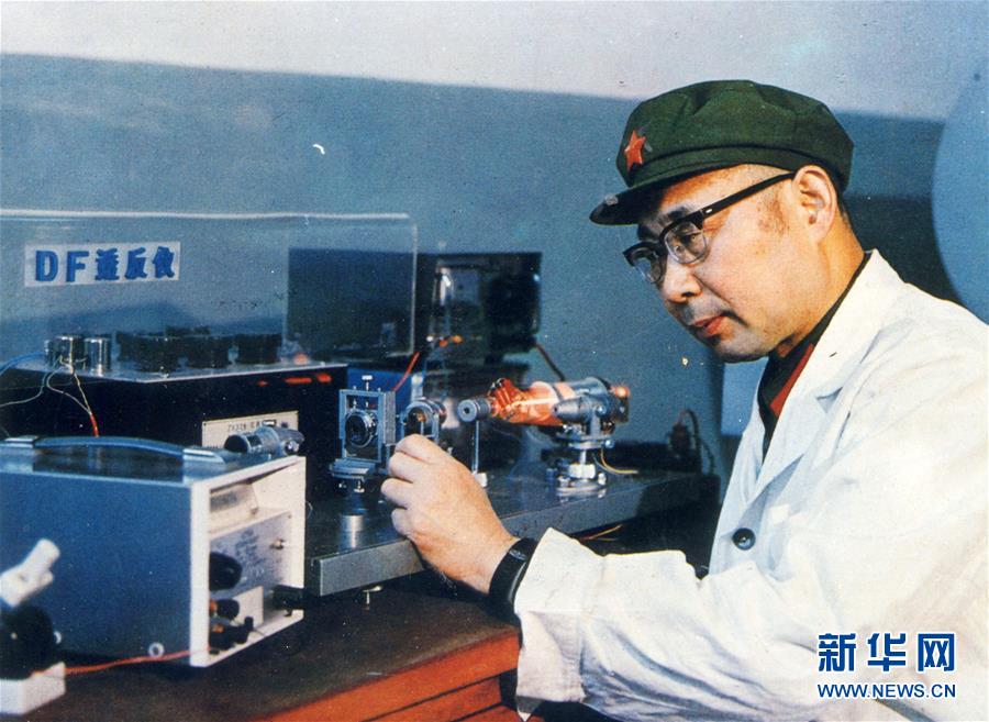 （愛國情 奮斗者&middot;圖文互動）（2）永不停轉的&ldquo;陀螺&rdquo;&mdash;&mdash;追記中國工程院院士、國防科技大學教授高伯龍