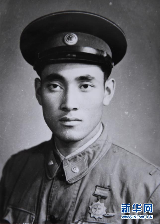 (圖文互動(dòng))(4)歷史的見證——陸軍邊海防學(xué)院維吾爾族女講師其曼古力一家三代守疆固邊記事